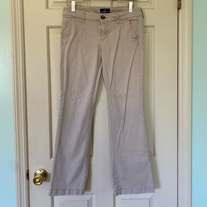 American Eagle Size 4 short khaki boot cut pants. Excellent condition!